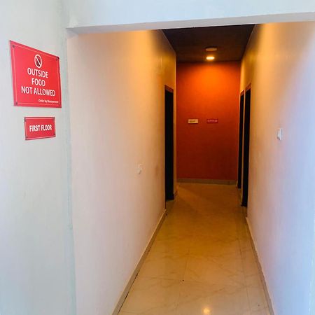 Hotel Aditya Palace Гувахати Экстерьер фото